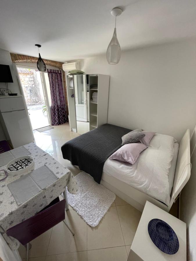 Studio Apartment Klaric Вис Экстерьер фото